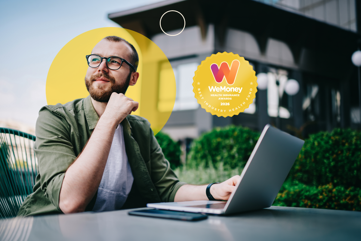 man_working_in_laptop